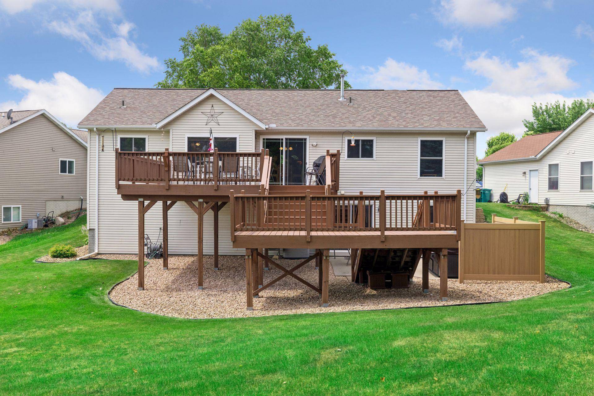 152 Sylla ST, River Falls, WI 54022