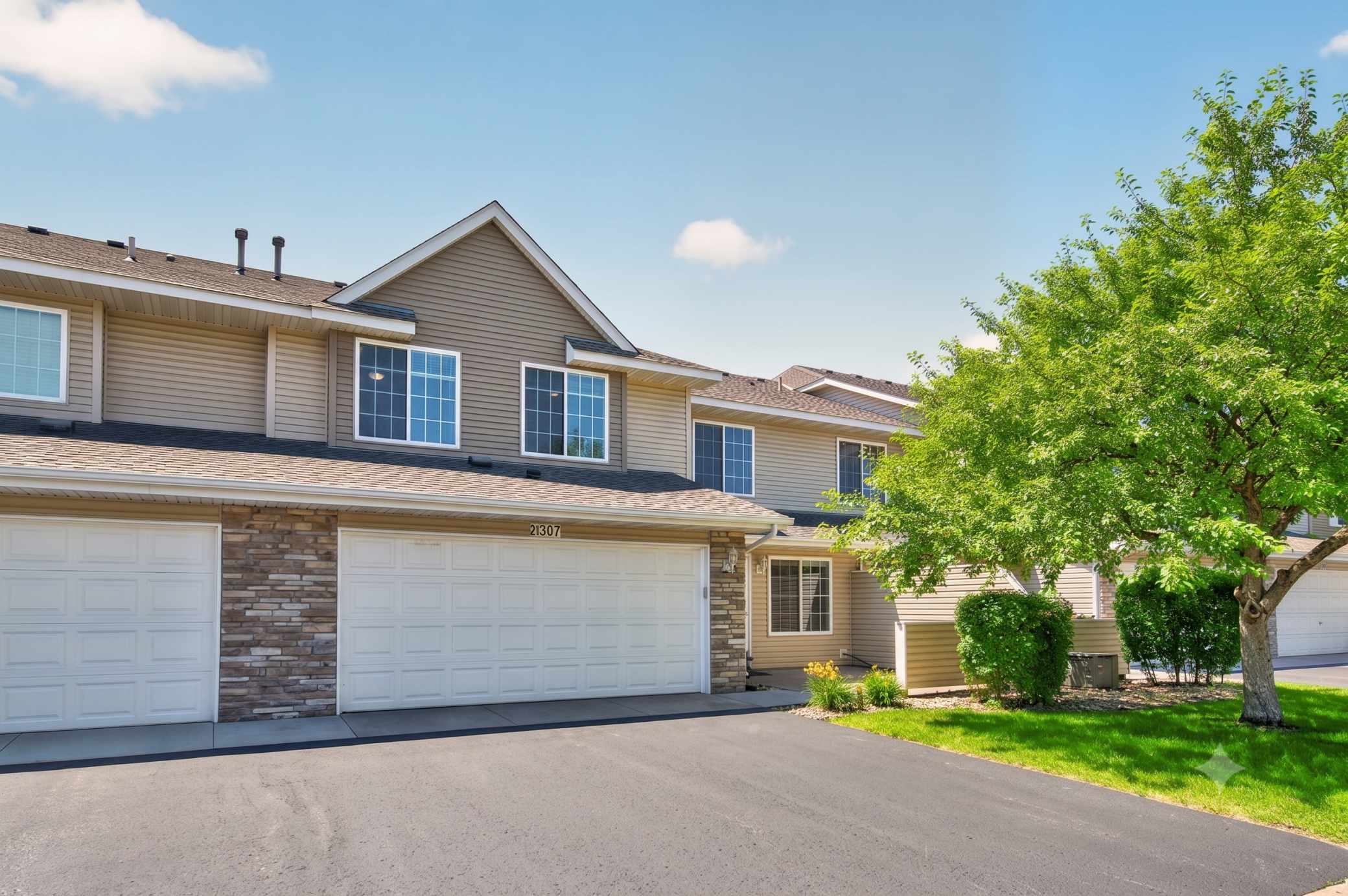 10707 Unity LN N, Brooklyn Park, MN 55443