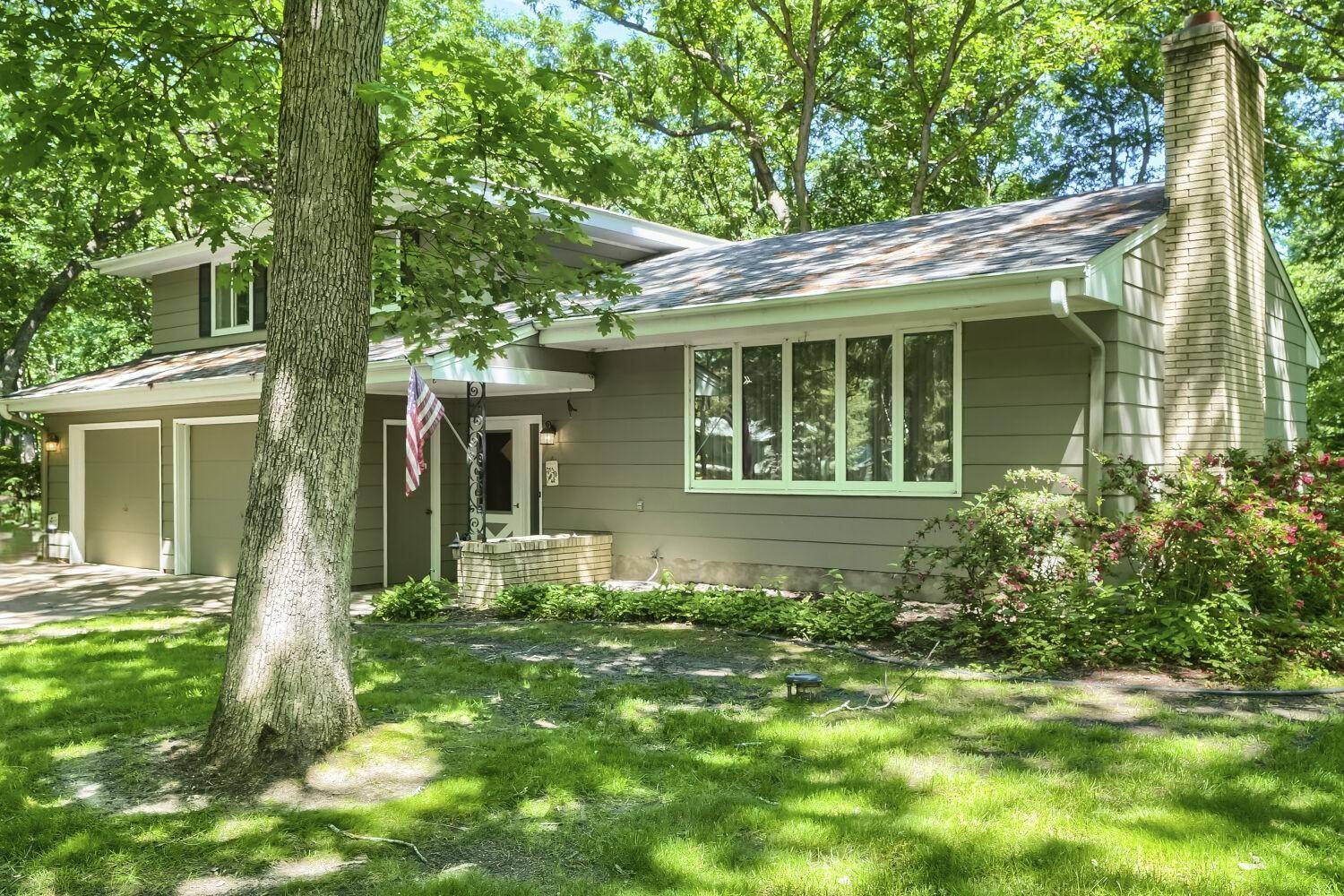 4696 126th ST N, White Bear Lake, MN 55110