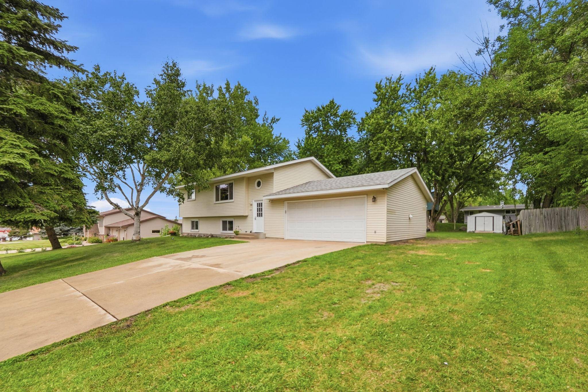 303 Upplanda ST, Buffalo, MN 55313