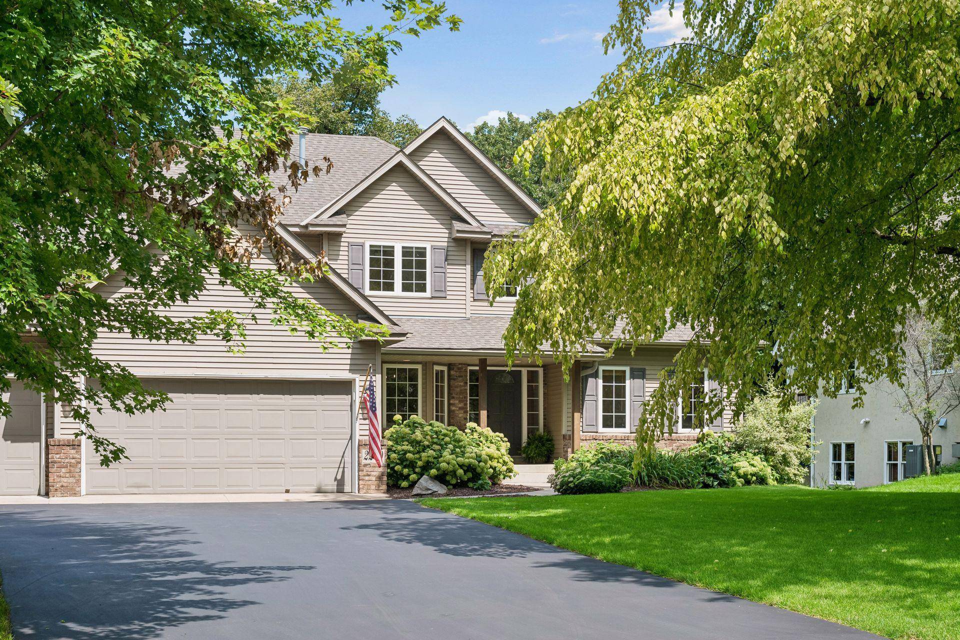 2240 Thrushwood CIR, Victoria, MN 55386