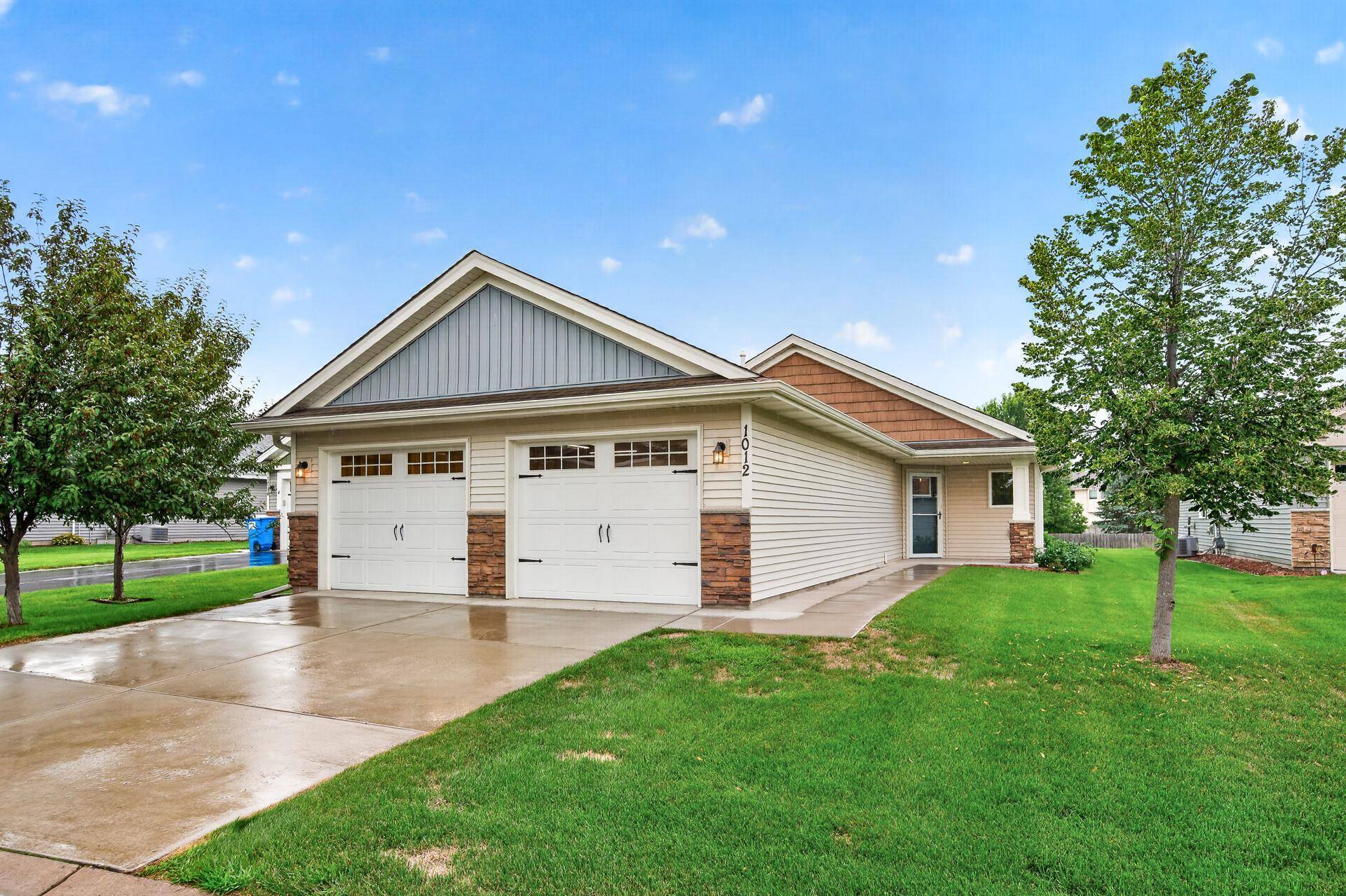 1012 Golden WAY NW, Isanti, MN 55040