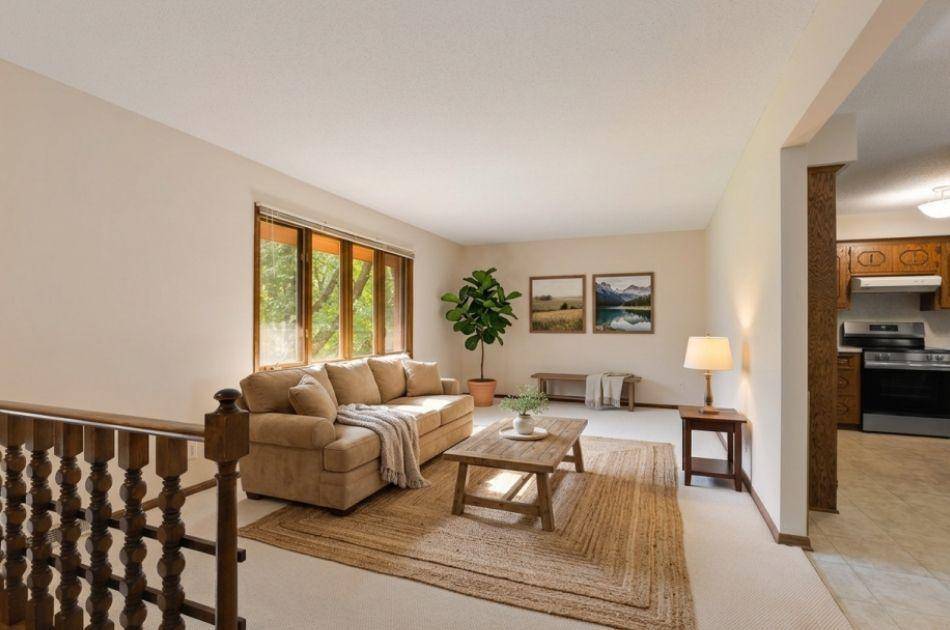 135 Pleasant LN E, Excelsior, MN 55331