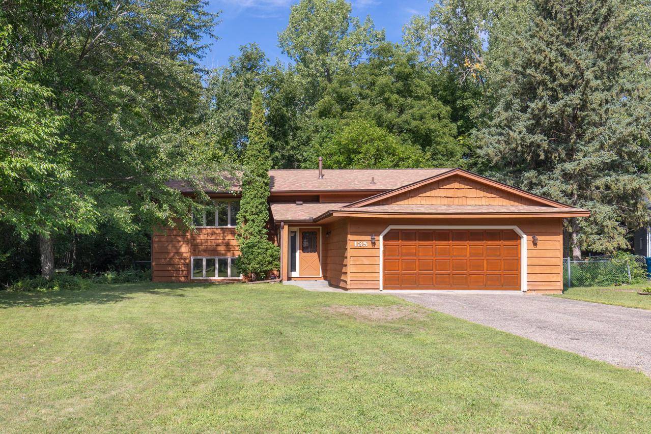 135 Pleasant LN E, Excelsior, MN 55331