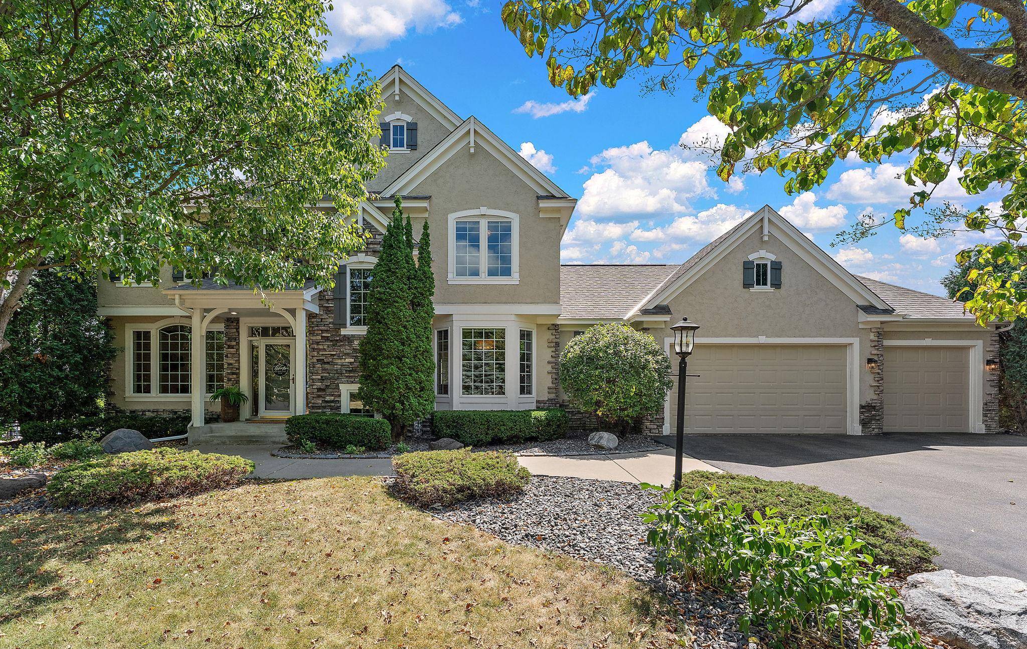 3749 Fairway DR, Woodbury, MN 55125