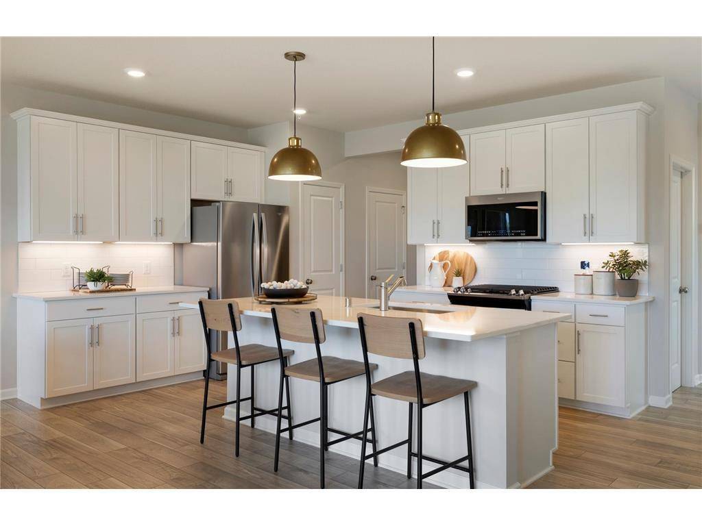 17972 Genoa DR, Lakeville, MN 55044