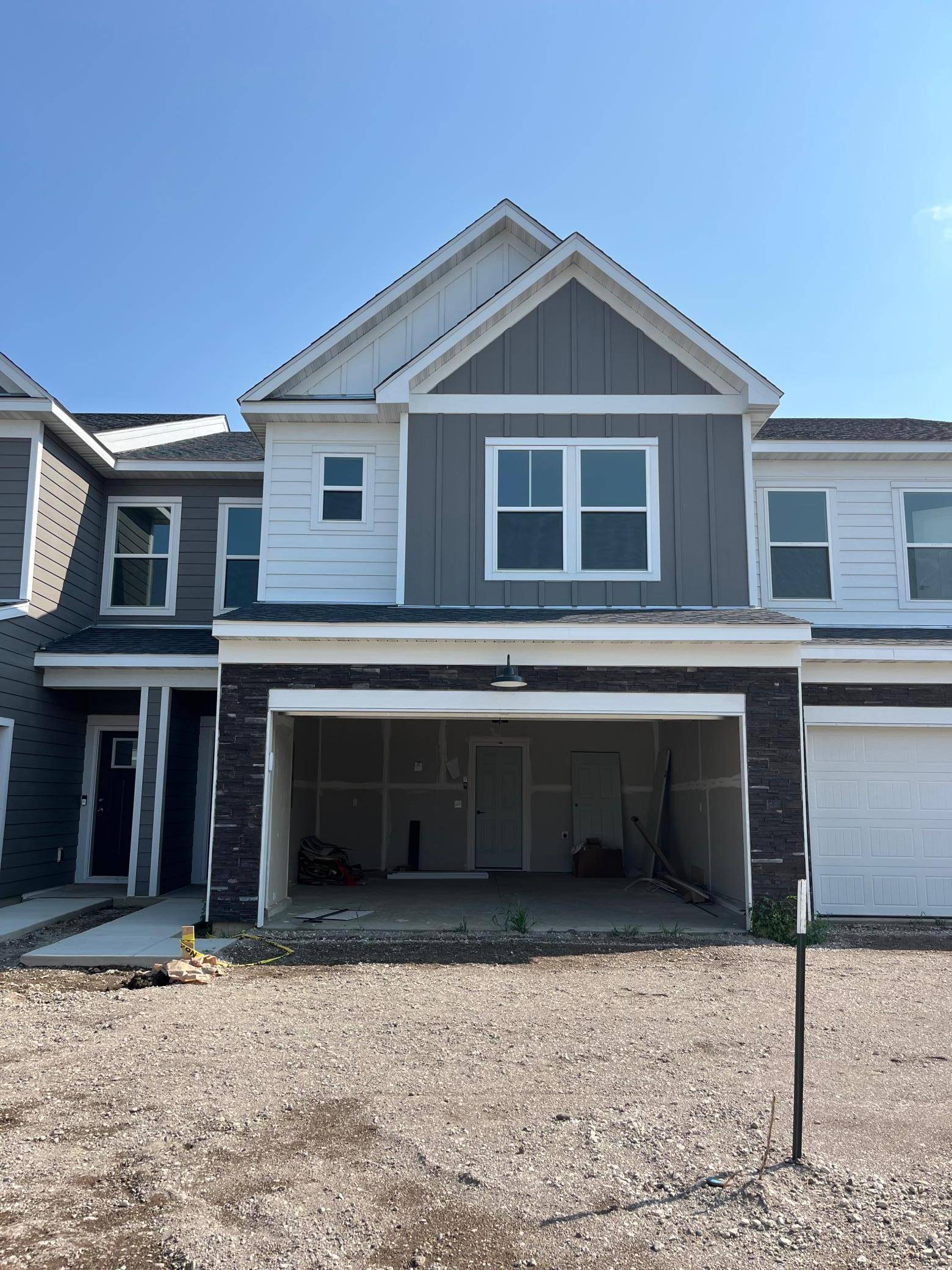 17976 Genoa DR, Lakeville, MN 55044