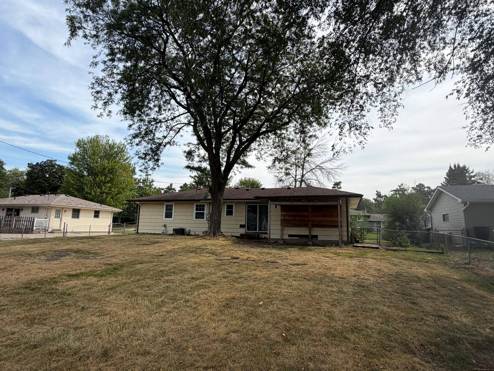 1701 Dixon DR, Saint Paul Park, MN 55071