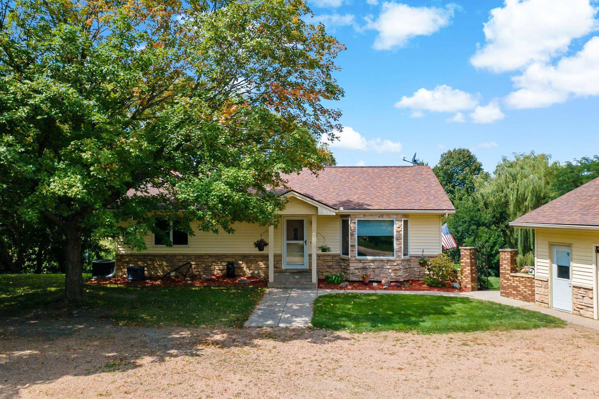 17222 Deerwood LN, Jordan, MN 55352