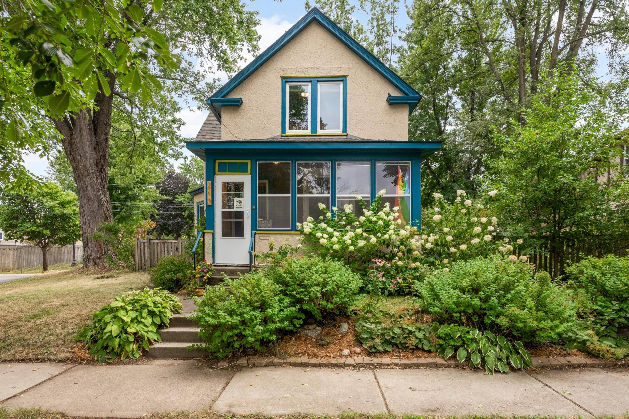 210 Sidney ST W, Saint Paul, MN 55107