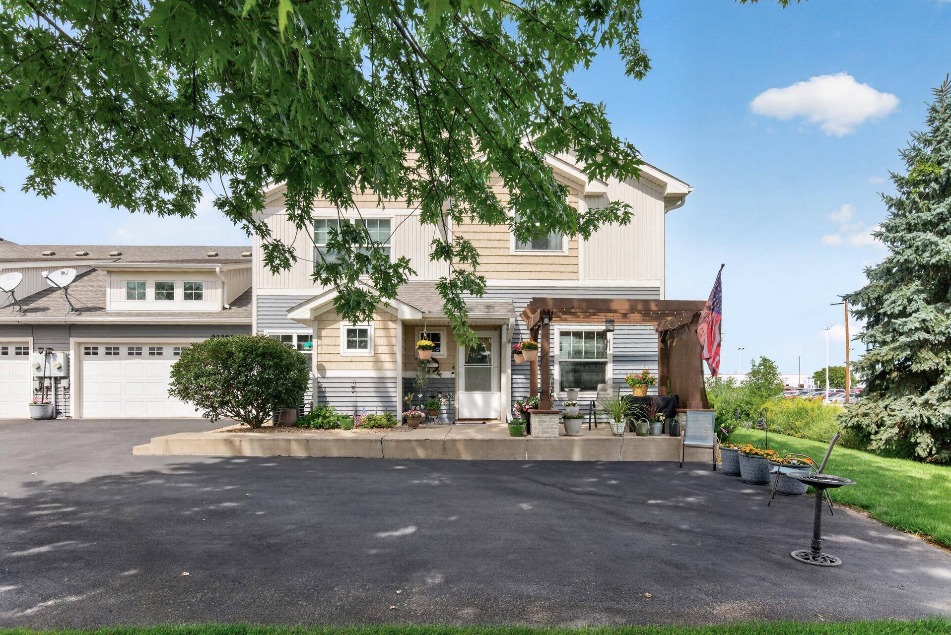 22295 Cameo CT, Forest Lake, MN 55025