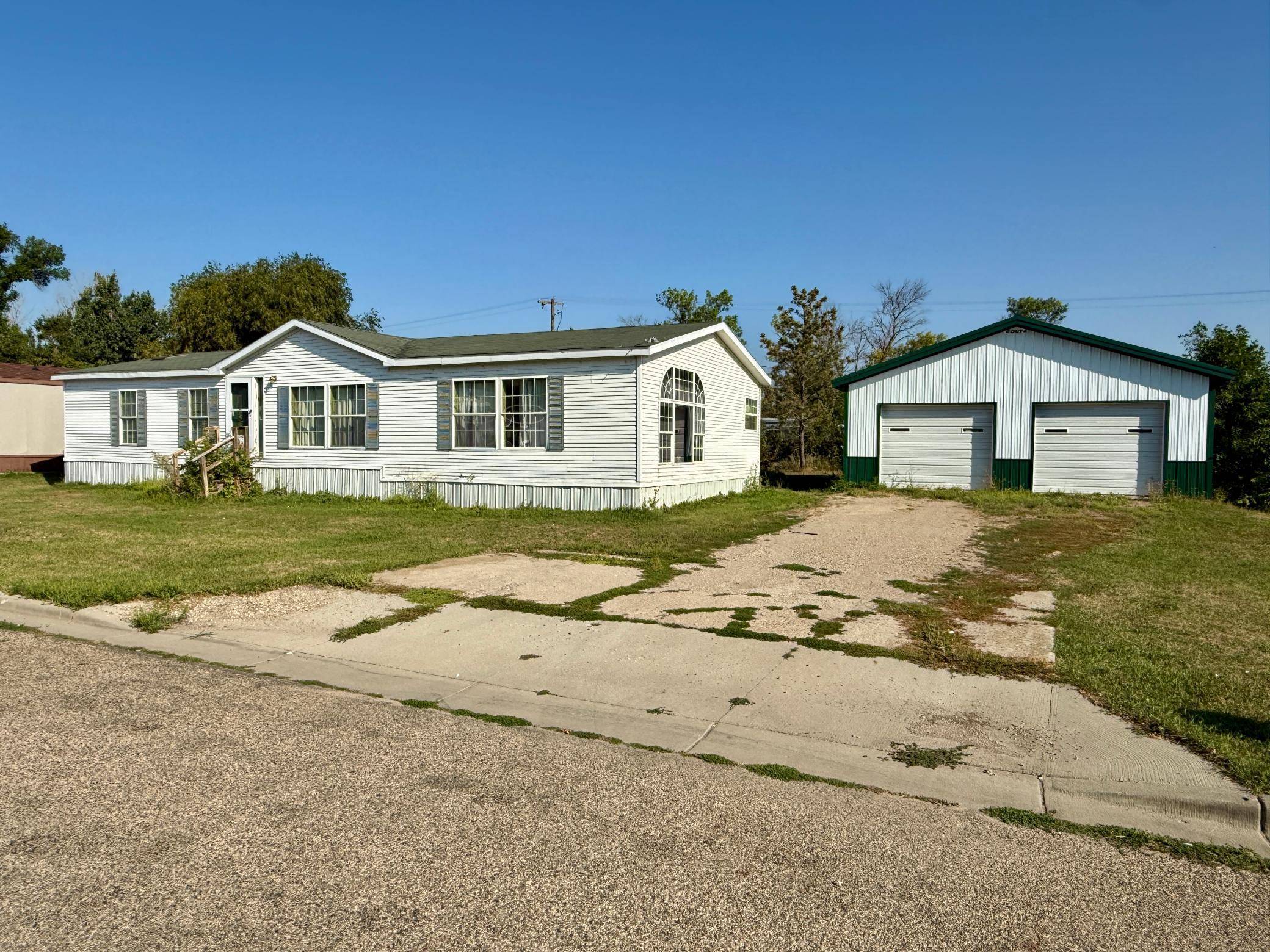 1226 9th ST SW, Valley City, ND 58072