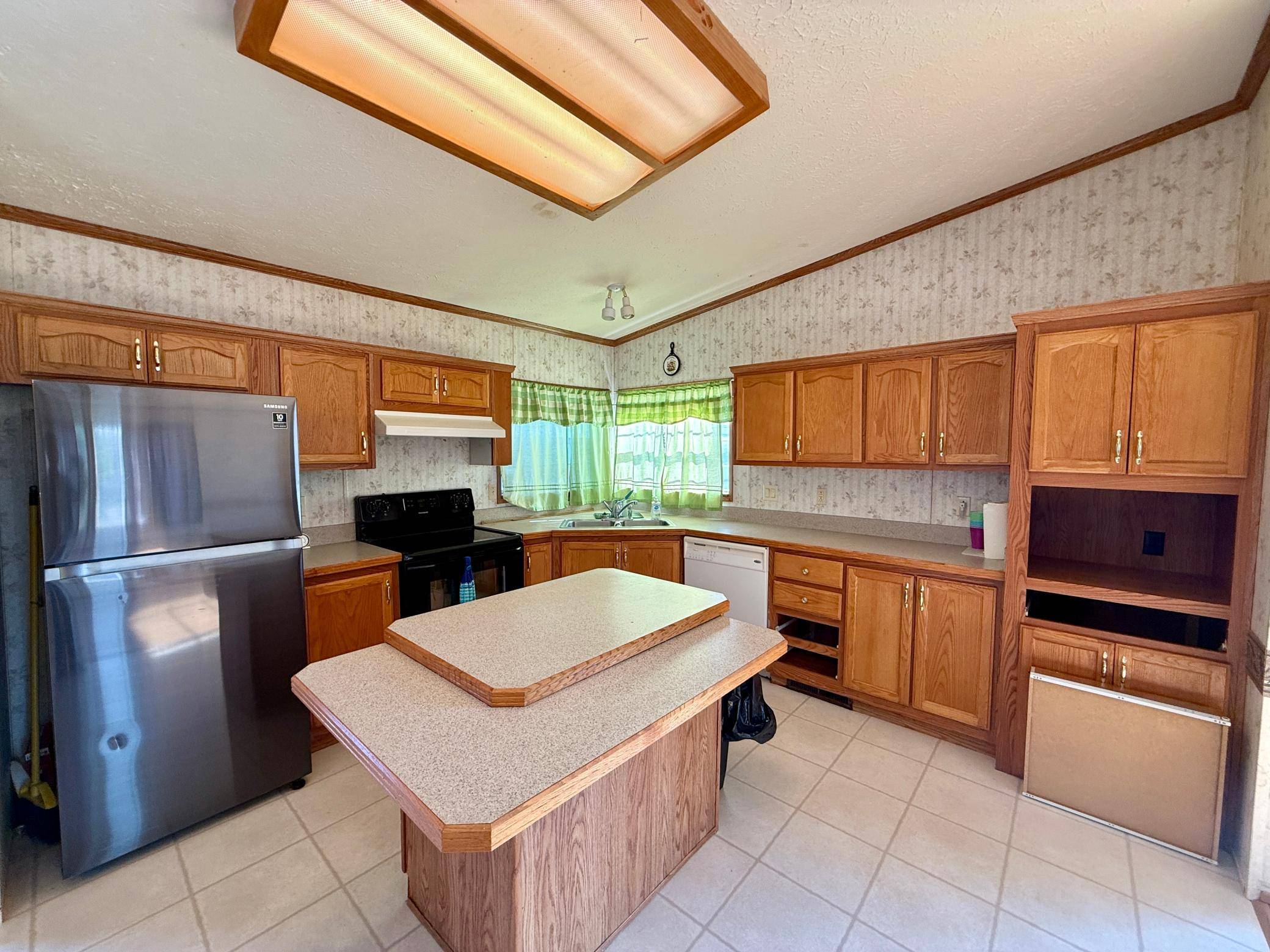 1226 9th ST SW, Valley City, ND 58072