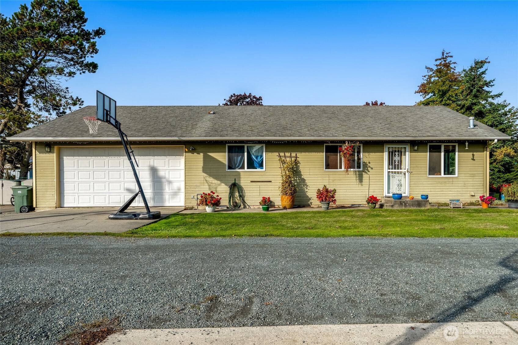 319 6th ST, Blaine, WA 98230