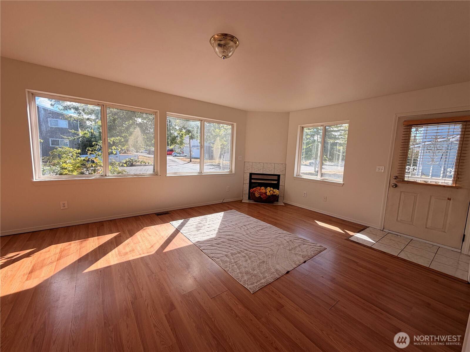 319 6th ST, Blaine, WA 98230