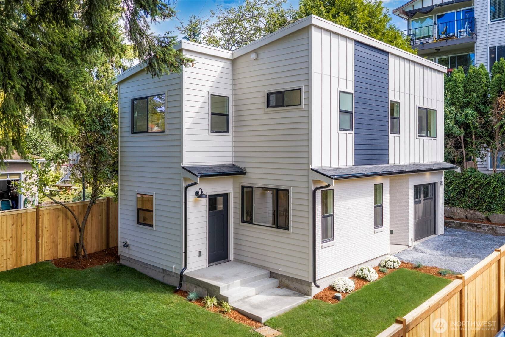 212 N 115th ST, Seattle, WA 98133