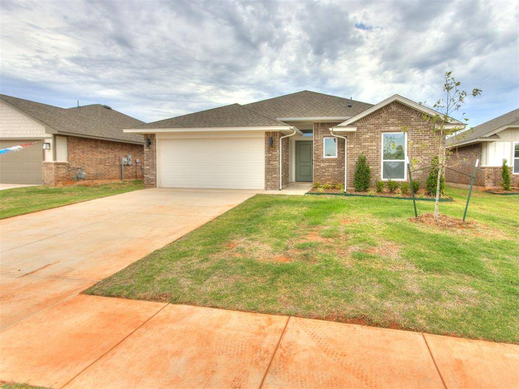 1808 Pin Cherry LN, Moore, OK 73160