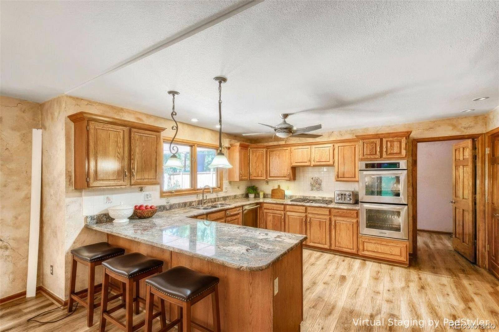 15956 E Crestridge CIR, Centennial, CO 80015