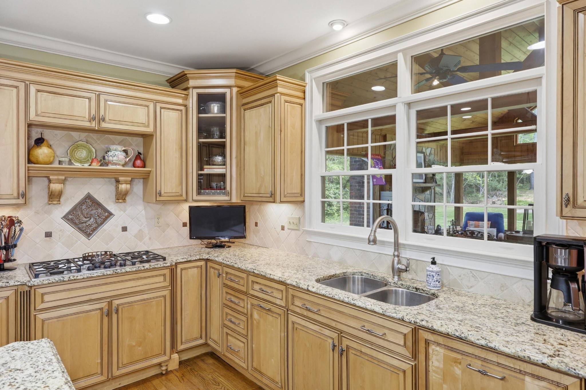 15 Middle Creek Road, Signal Mountain, TN 37377