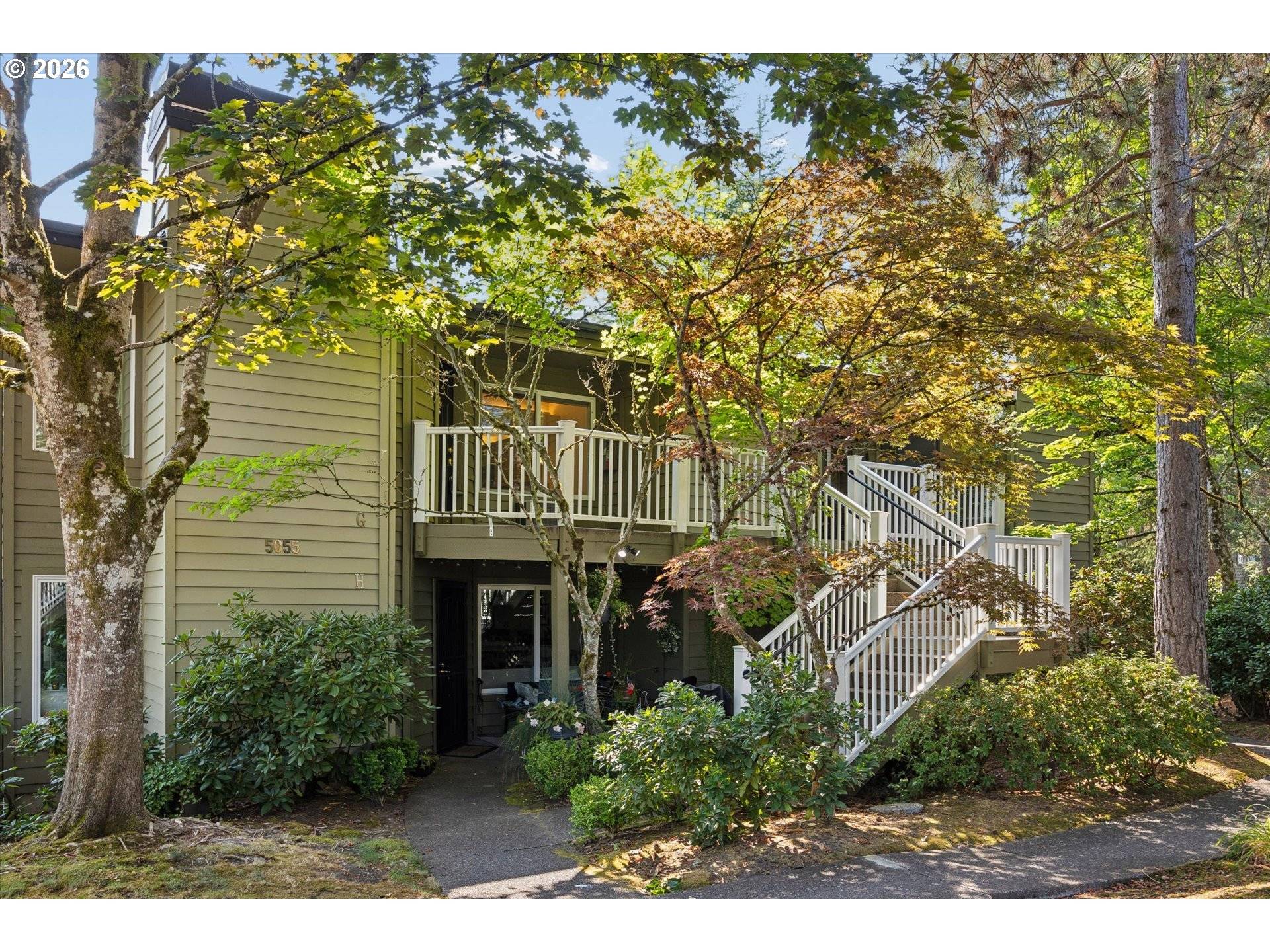 5055 FOOTHILLS DR #G, Lake Oswego, OR 97034
