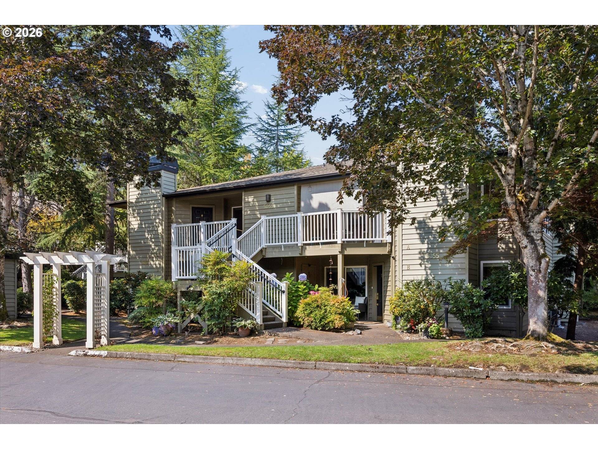 5055 FOOTHILLS DR #G, Lake Oswego, OR 97034