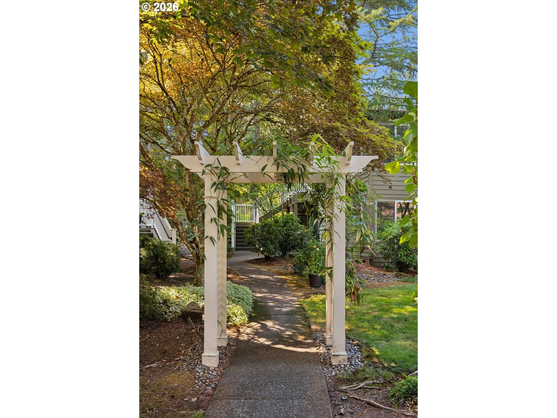 5055 FOOTHILLS DR #G, Lake Oswego, OR 97034