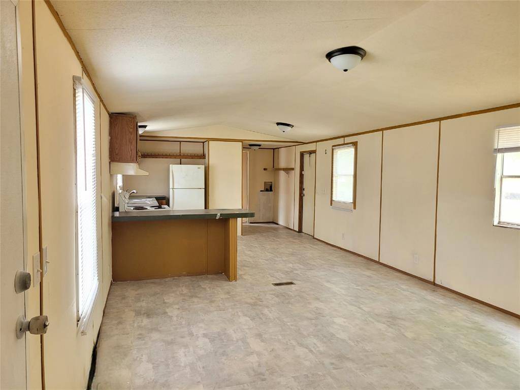 925 Redoak Drive, West Tawakoni, TX 75474
