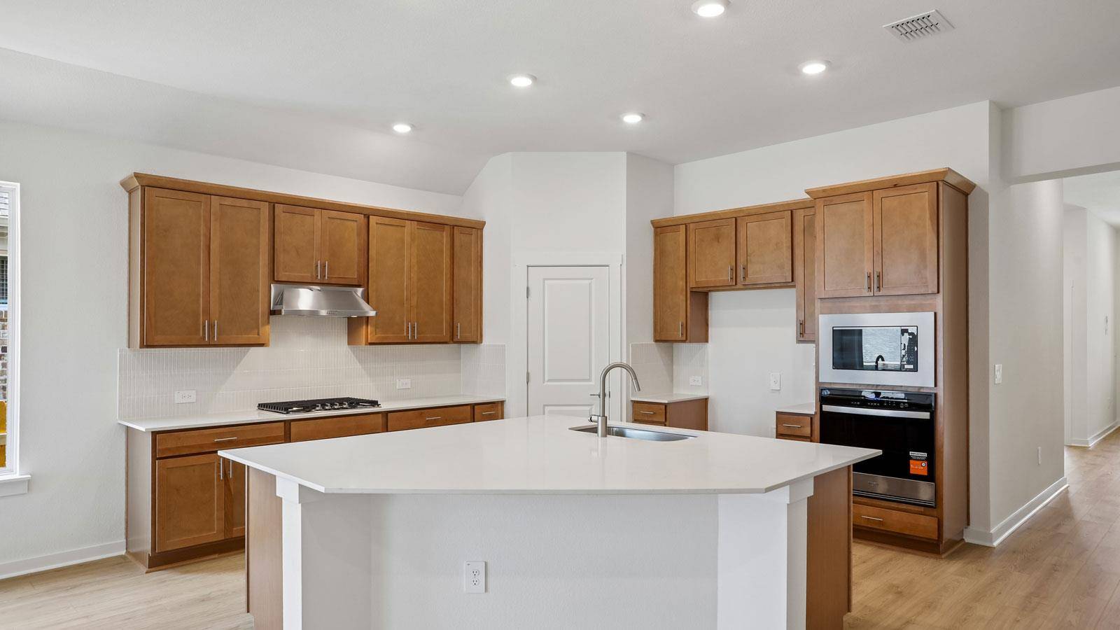 429 Eagle Canyon DR, Leander, TX 78641