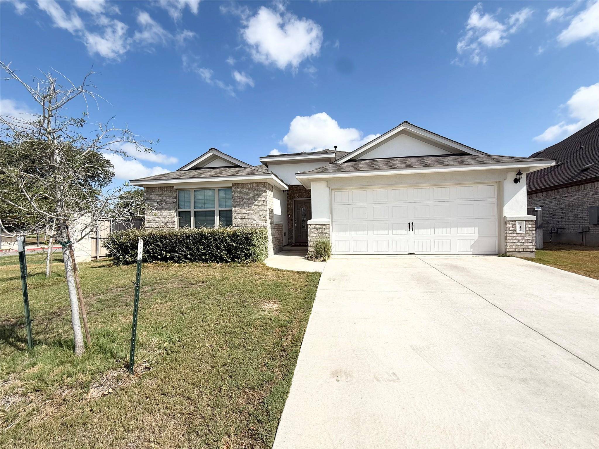 142 Periwinkle LN, Bastrop, TX 78602