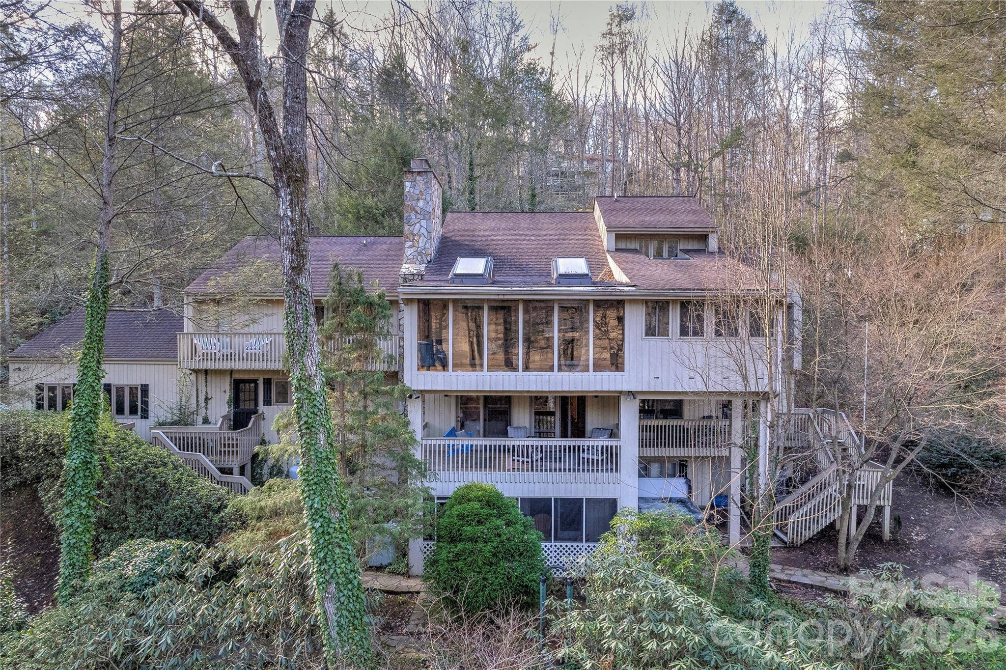 171 Fairway DR, Lake Lure, NC 28746