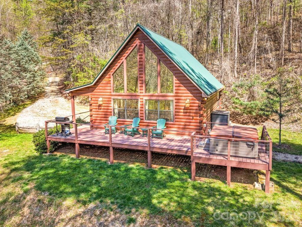 210 Chickadee DR, Bryson City, NC 28713