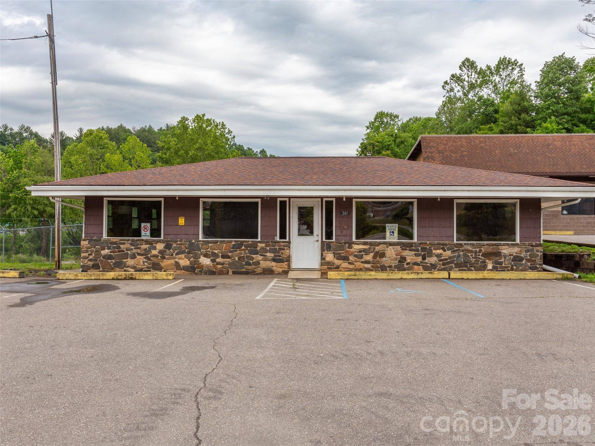 395 Crimson Laurel WAY, Bakersville, NC 28705