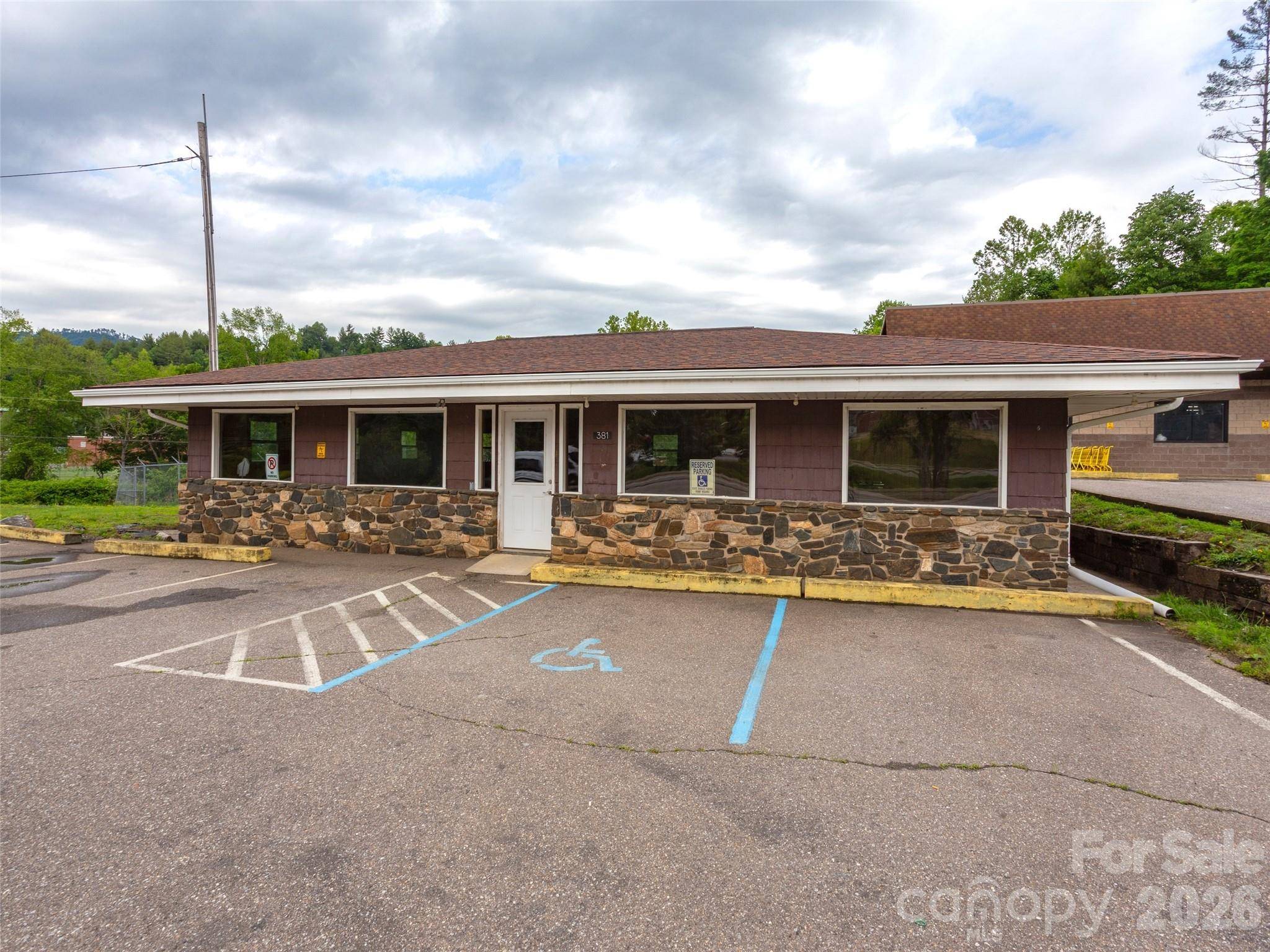 395 Crimson Laurel WAY, Bakersville, NC 28705