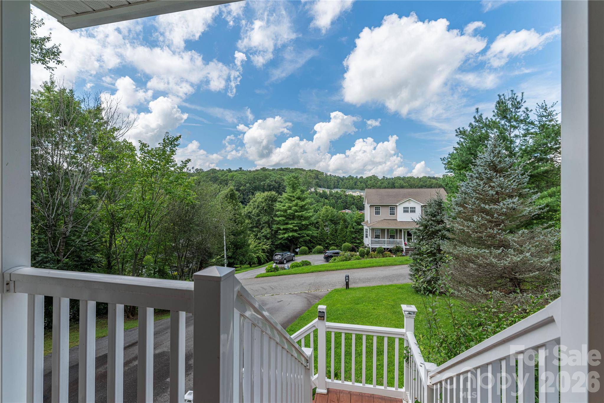 207 Christina CT, Asheville, NC 28806