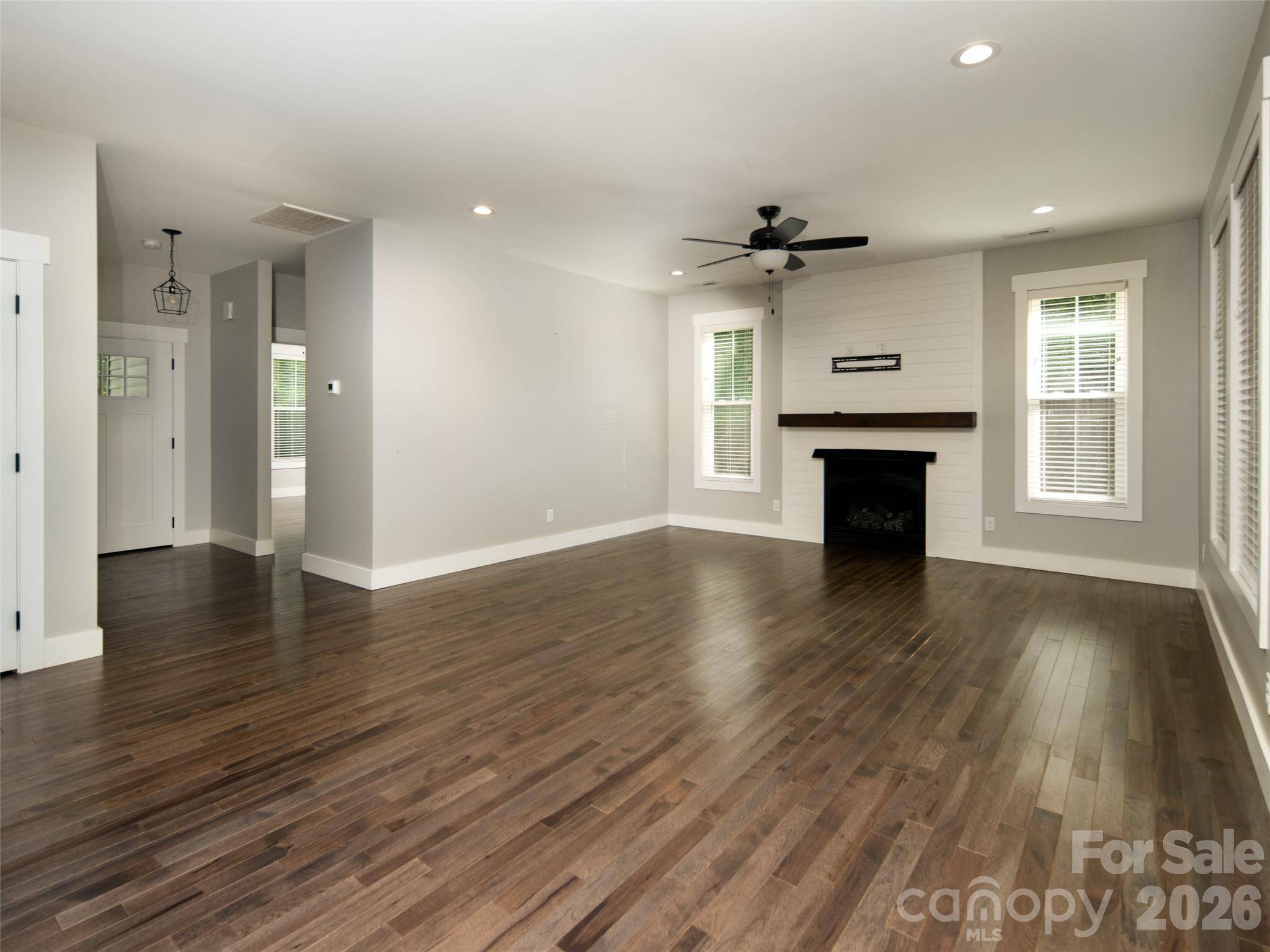208 Robinson Hollow DR, Candler, NC 28715