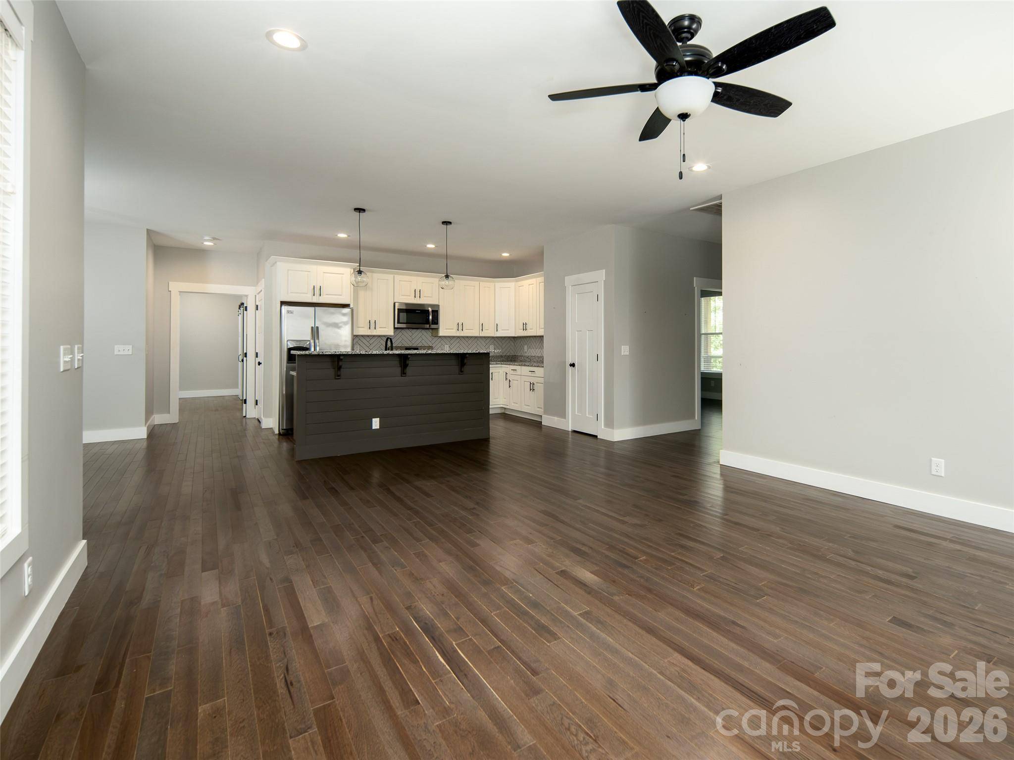 208 Robinson Hollow DR, Candler, NC 28715