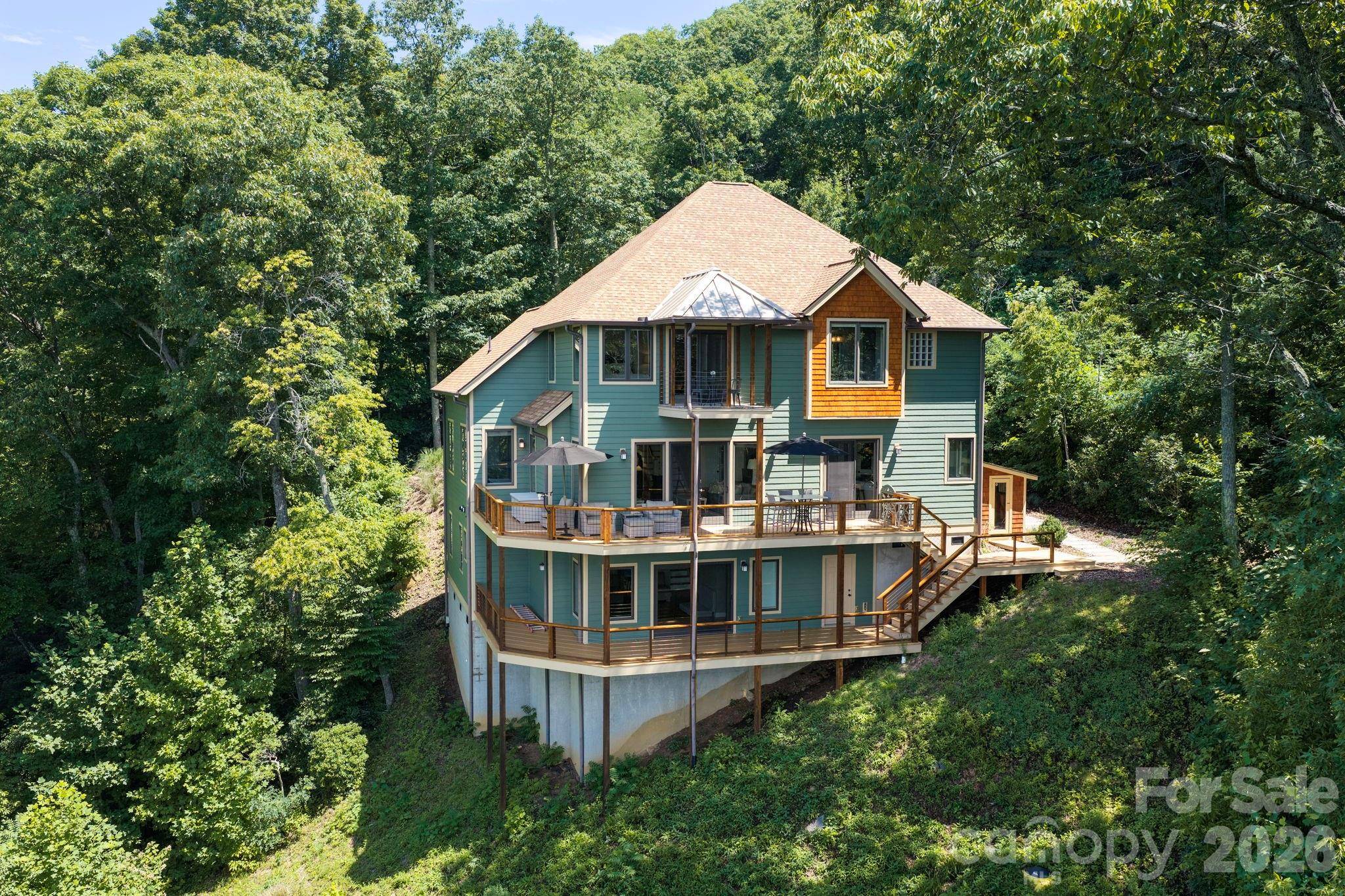 69 Rock Springs RD, Fairview, NC 28730