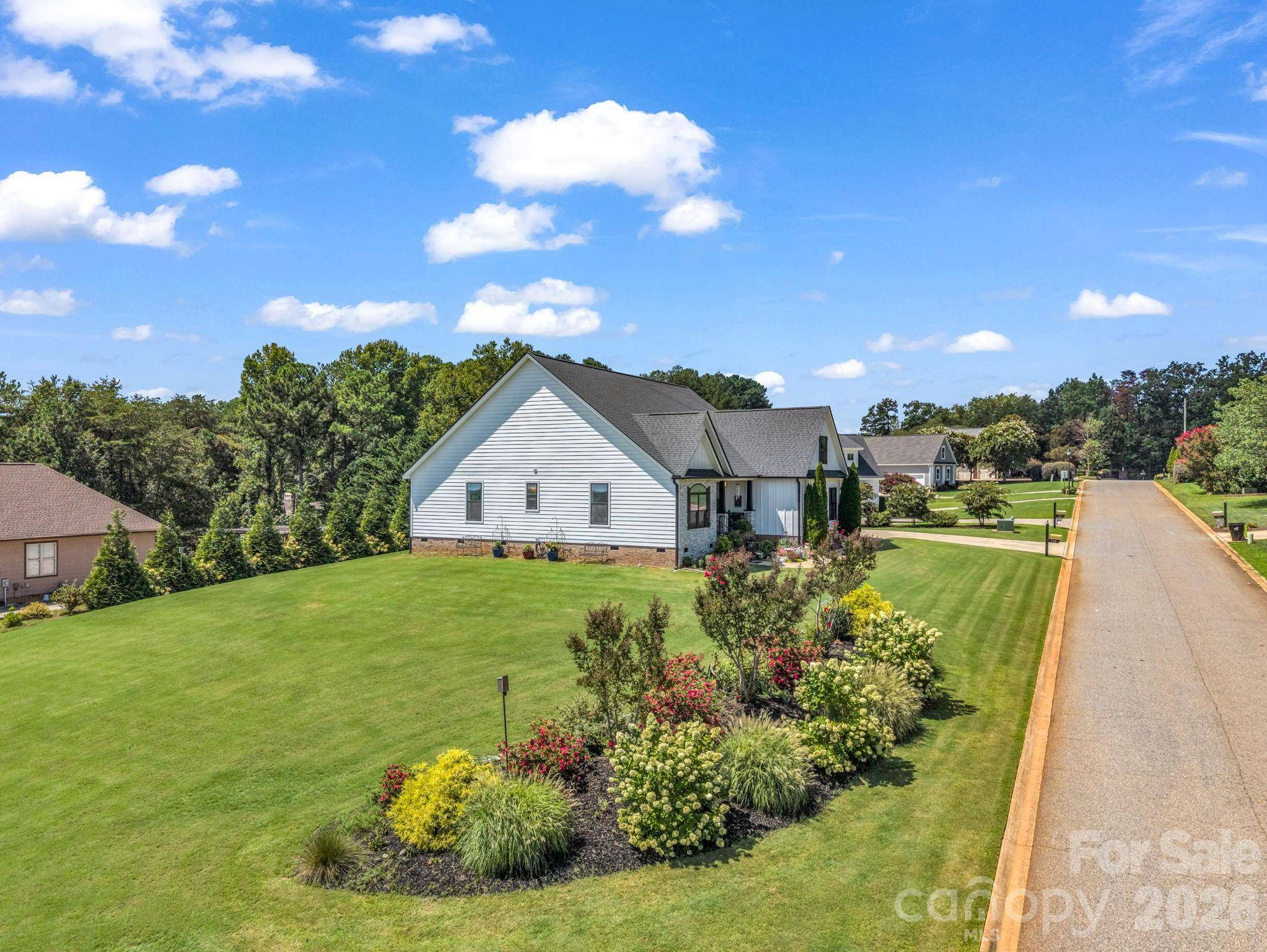 718 Tinsberry LN, Inman, SC 29349