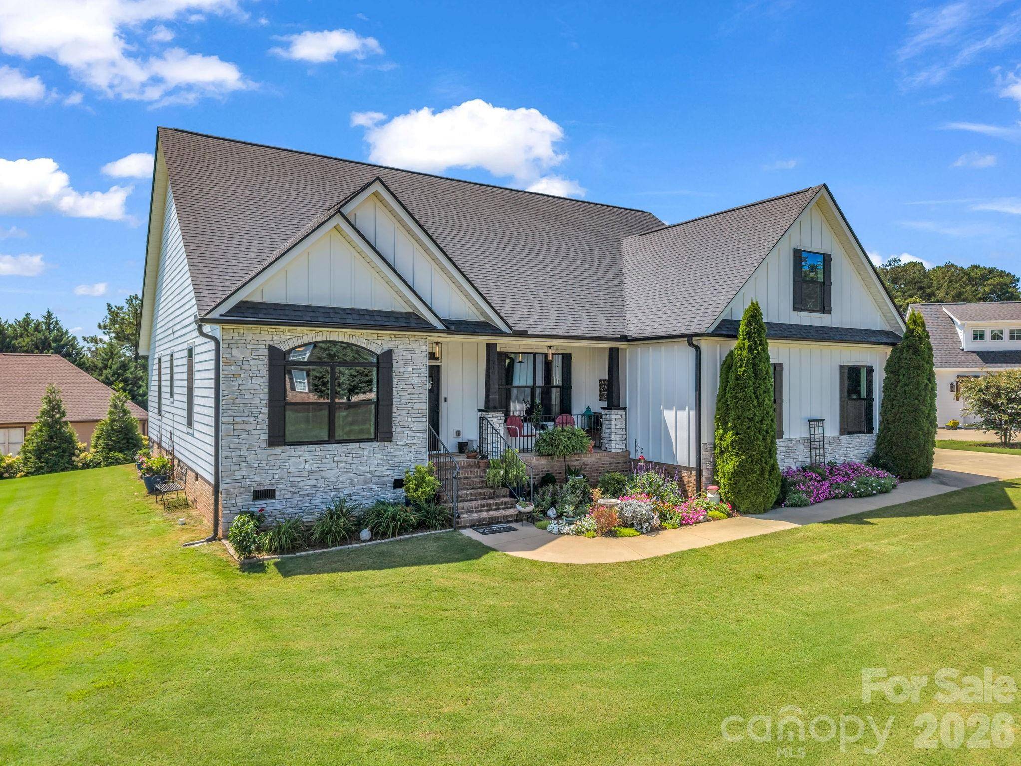 718 Tinsberry LN, Inman, SC 29349