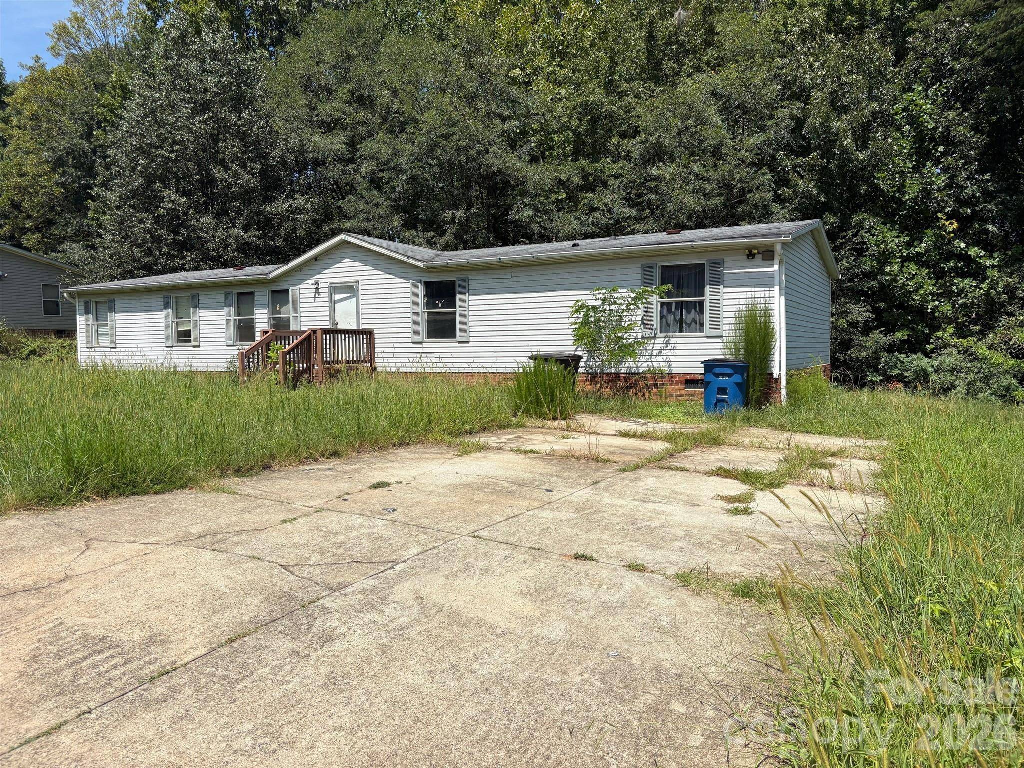 317 Forest Hollow DR, Statesville, NC 28677