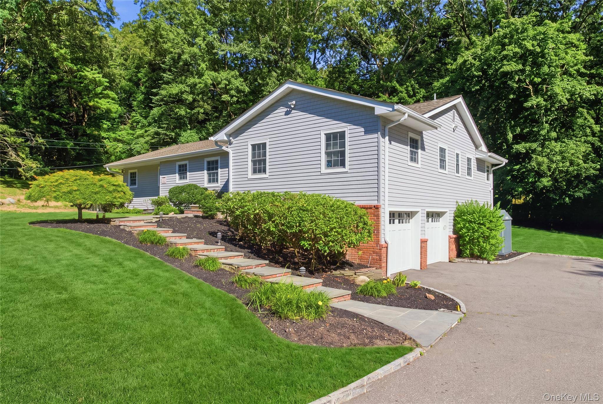 30 Cove RD, Huntington, NY 11743