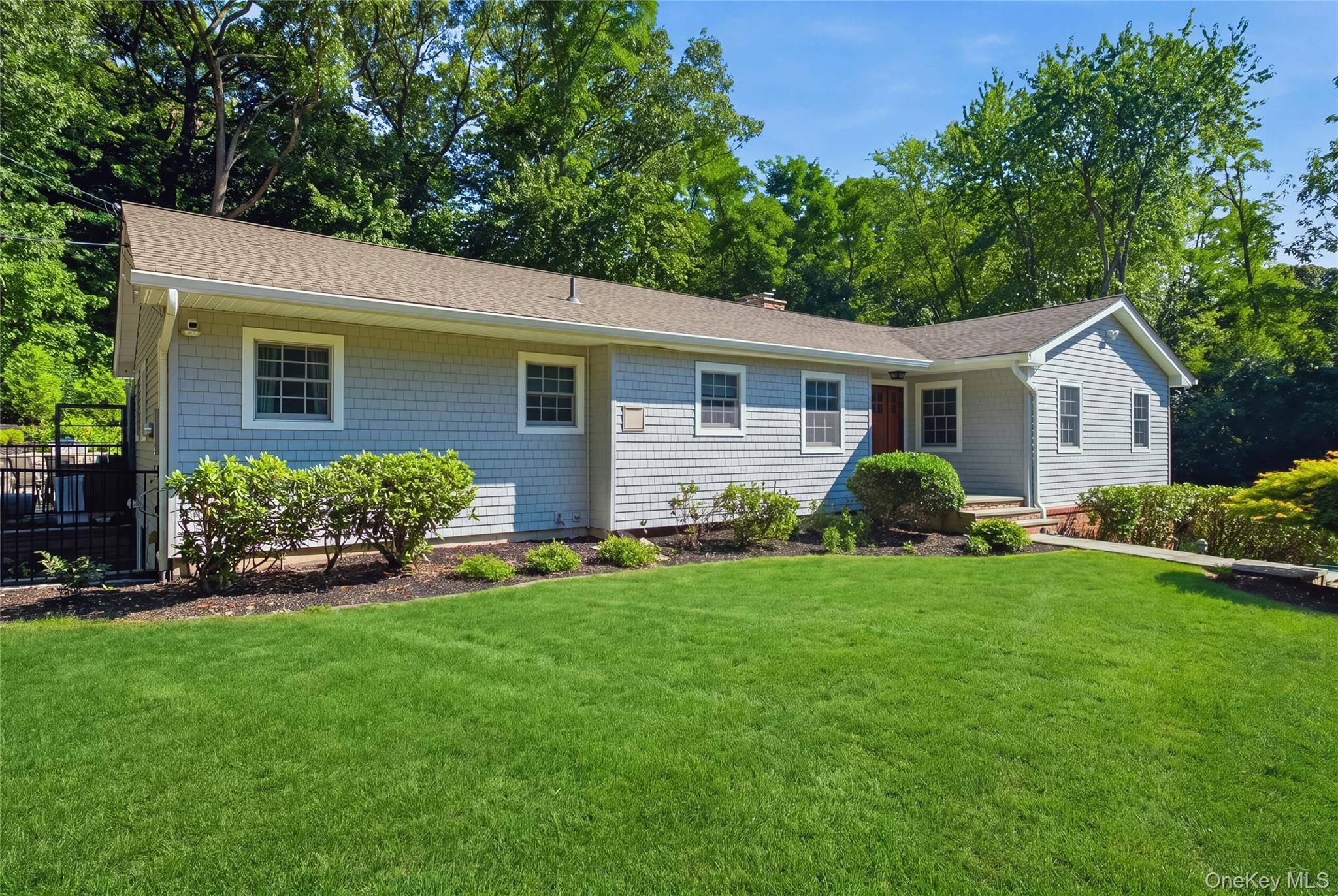 30 Cove RD, Huntington, NY 11743