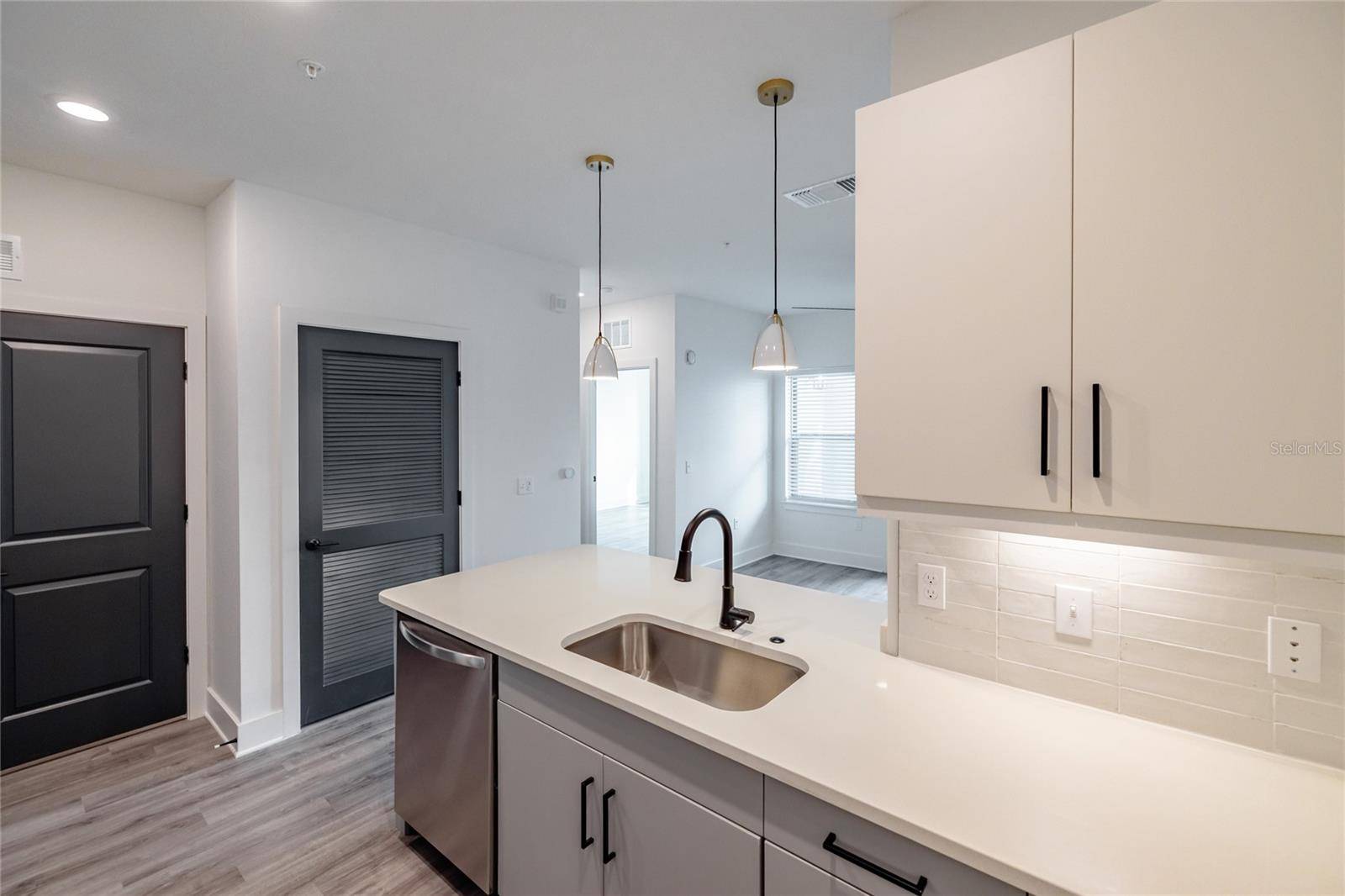 1420 LAKEFRONT DR #4211, Sarasota, FL 34240
