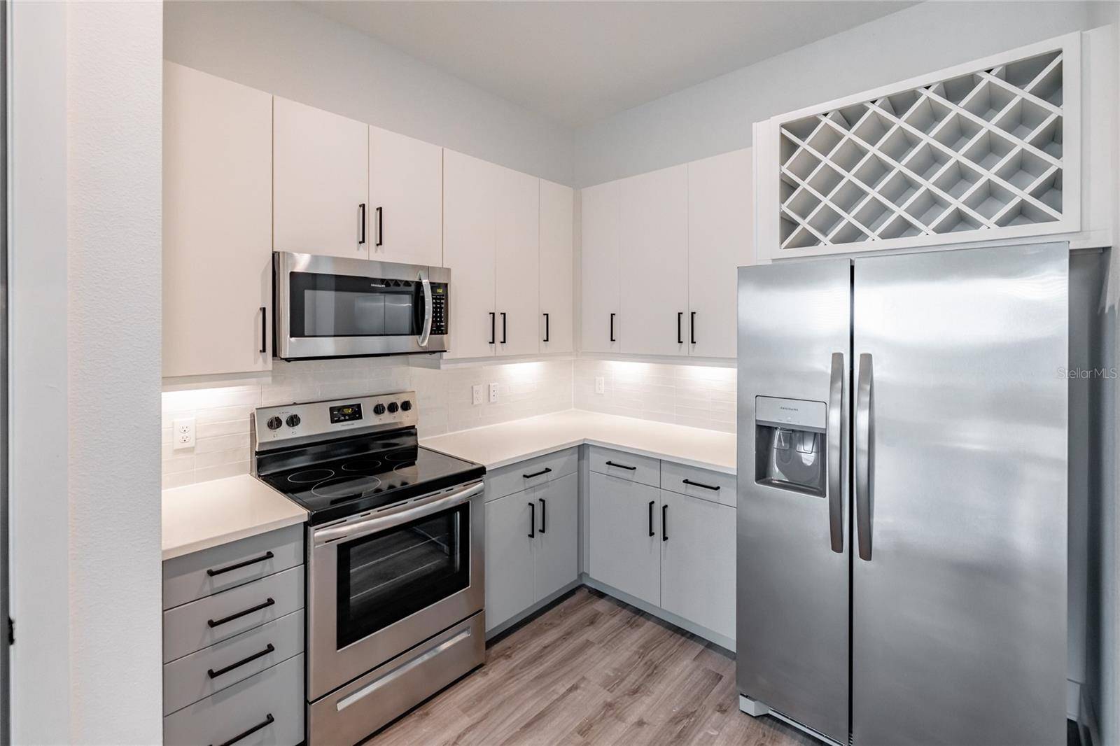1420 LAKEFRONT DR #2106, Sarasota, FL 34240