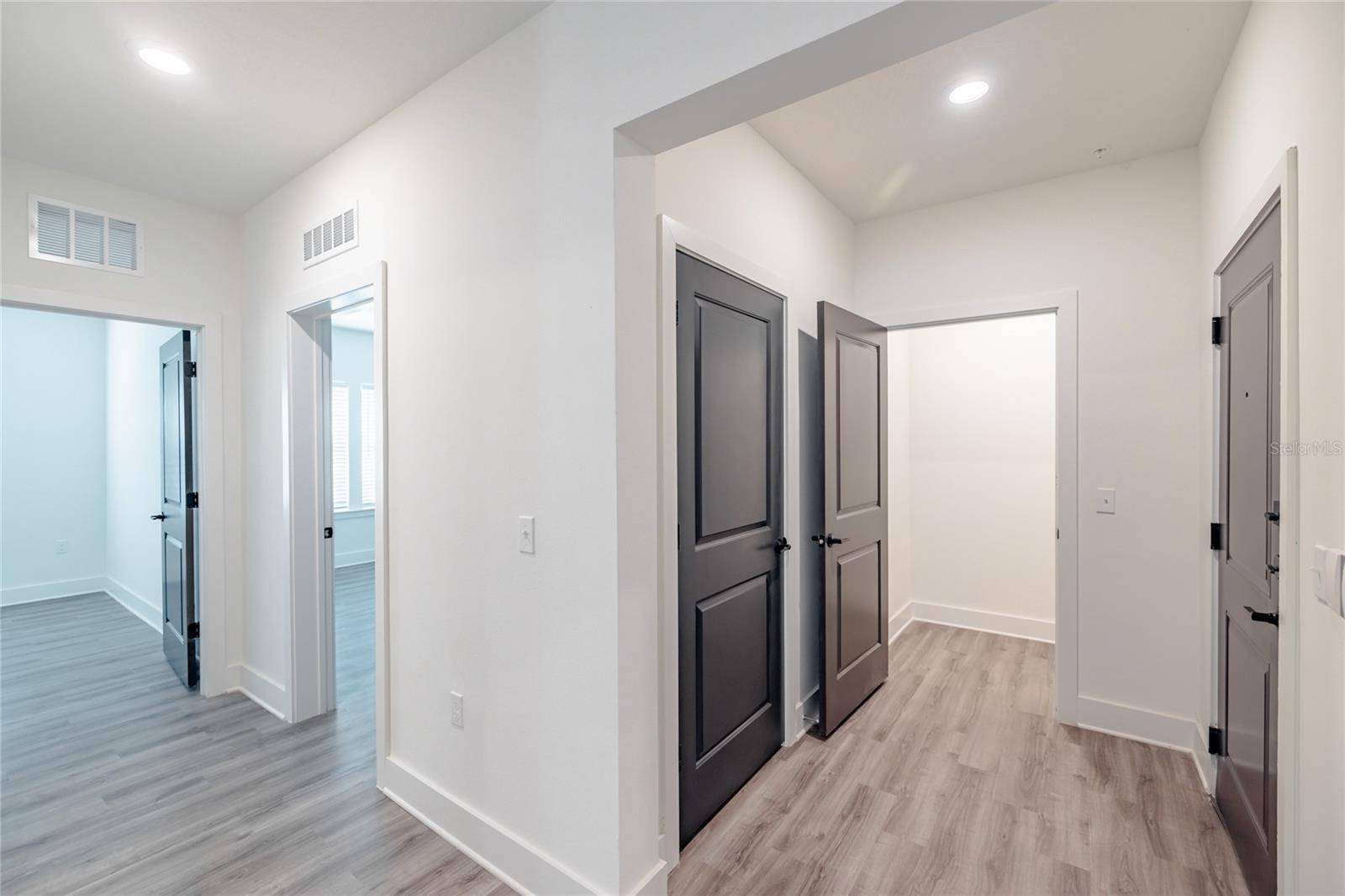 1420 LAKEFRONT DR #6311, Sarasota, FL 34240