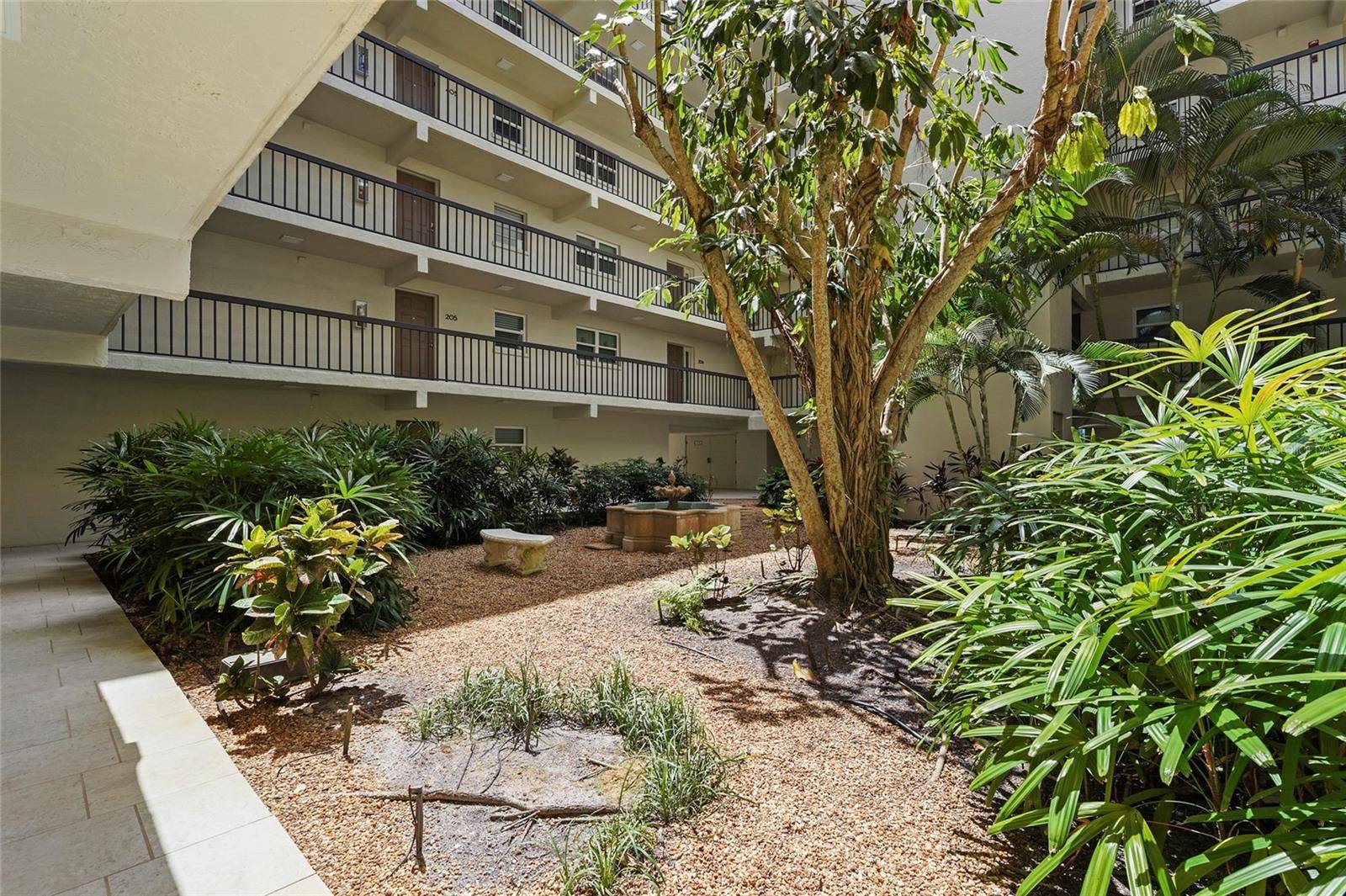 3240 GULF OF MEXICO DR #B104, Longboat Key, FL 34228