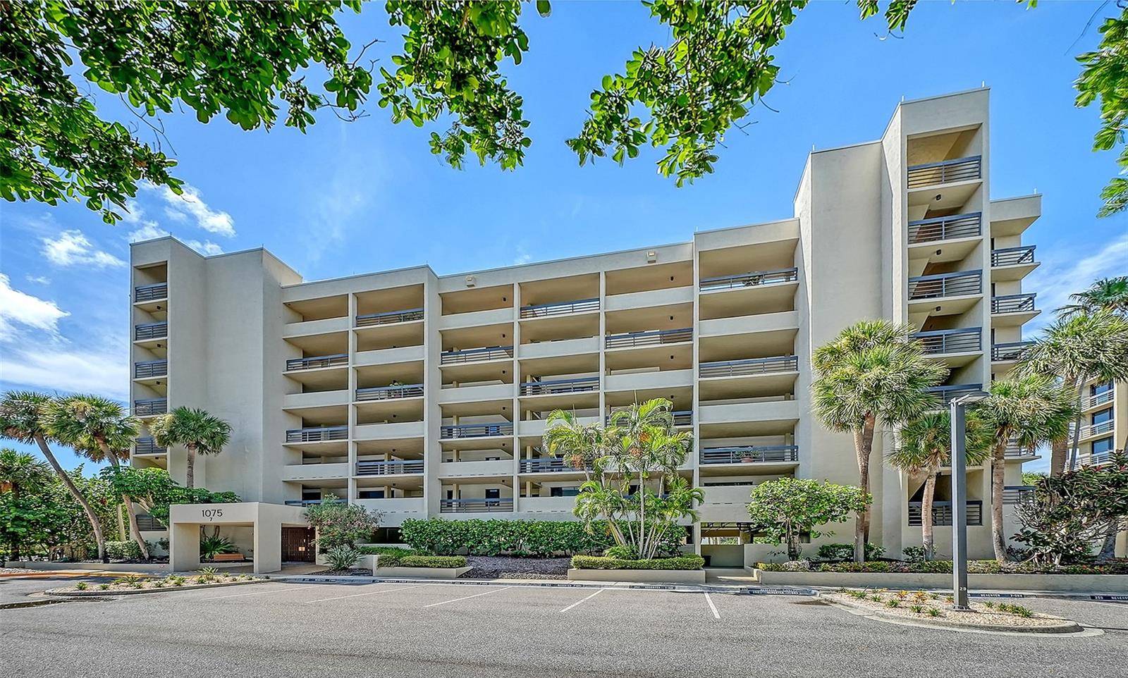 1075 GULF OF MEXICO DR #303, Longboat Key, FL 34228