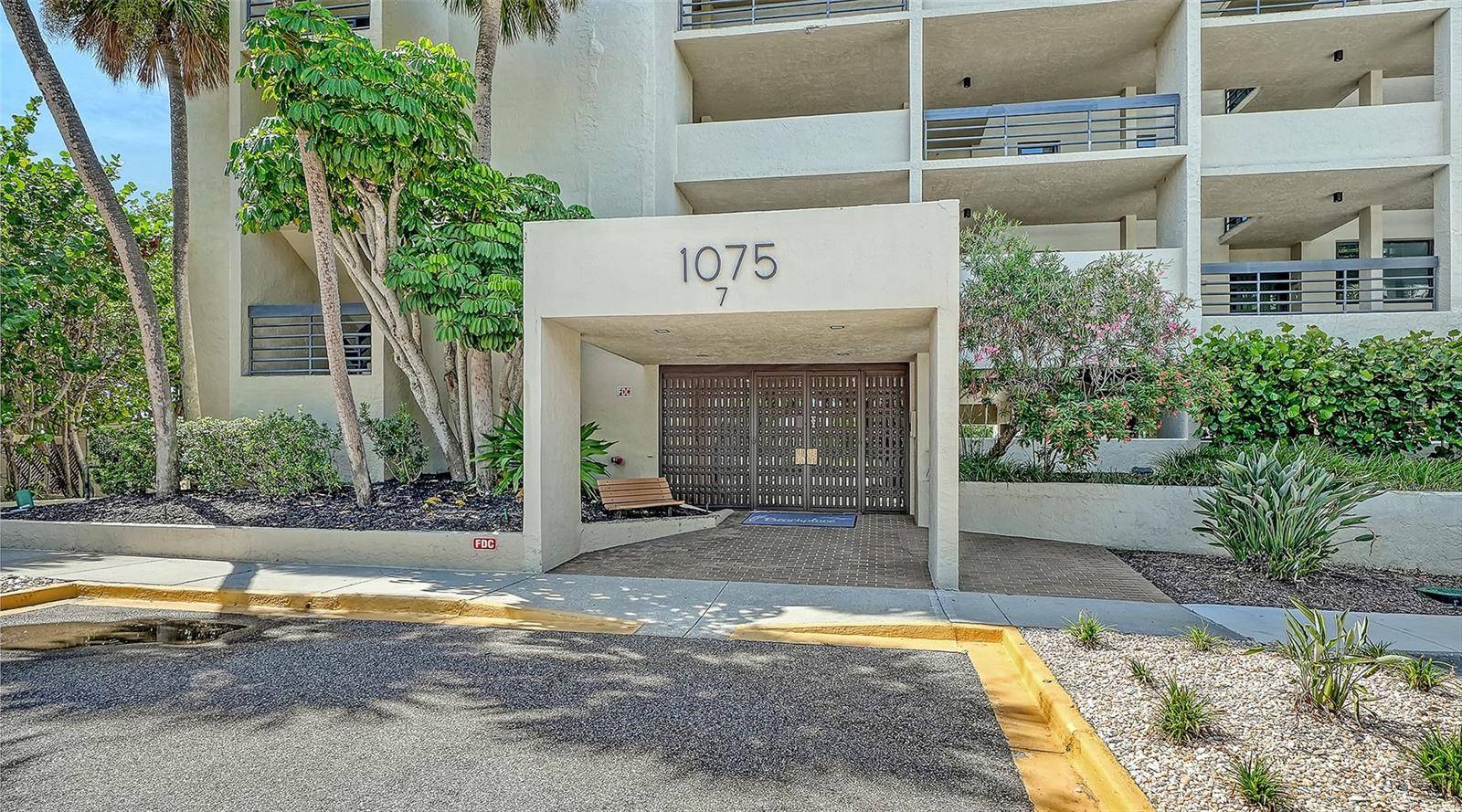 1075 GULF OF MEXICO DR #303, Longboat Key, FL 34228