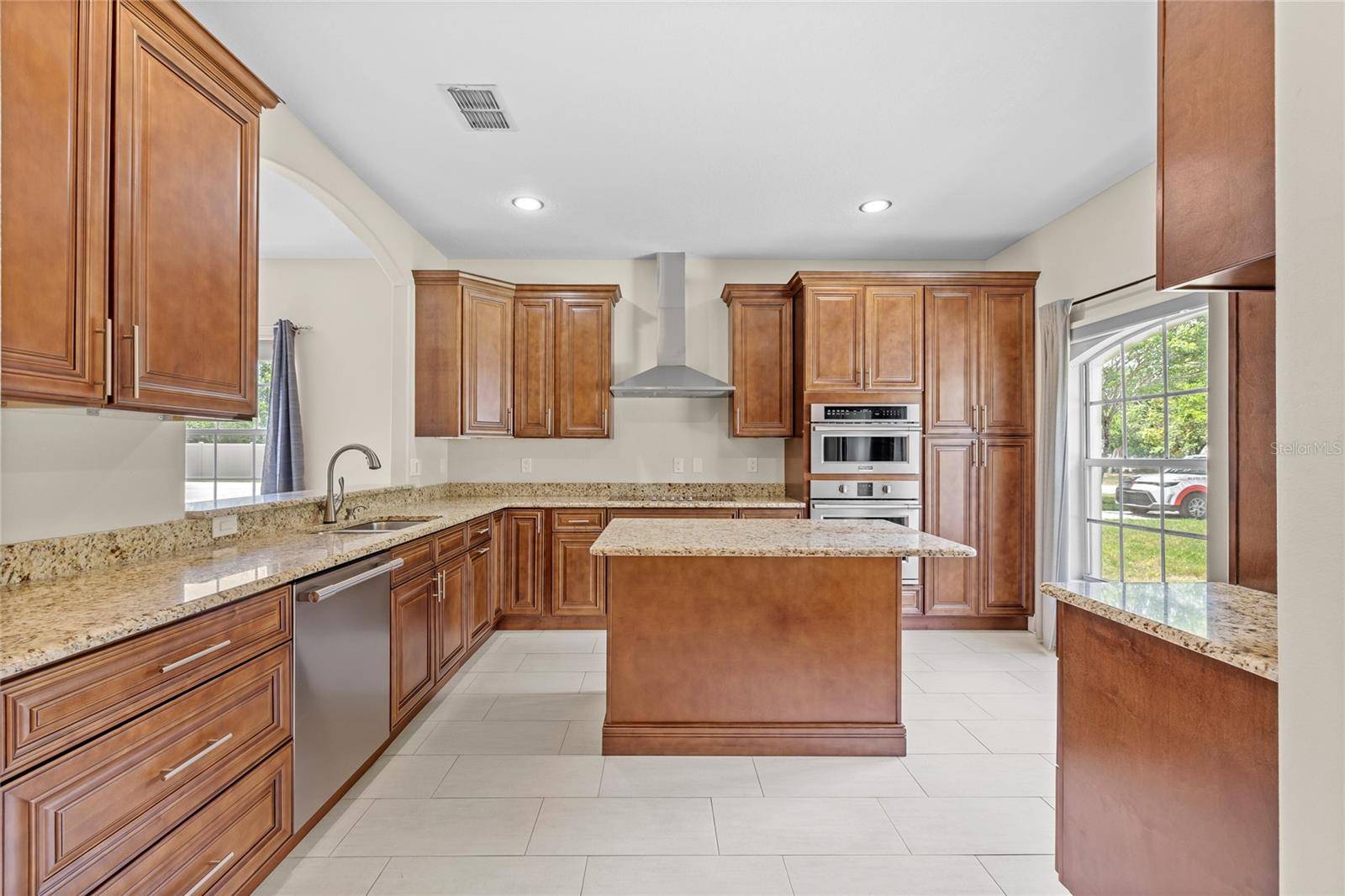 1557 BLACKWOOD AVE, Gotha, FL 34734