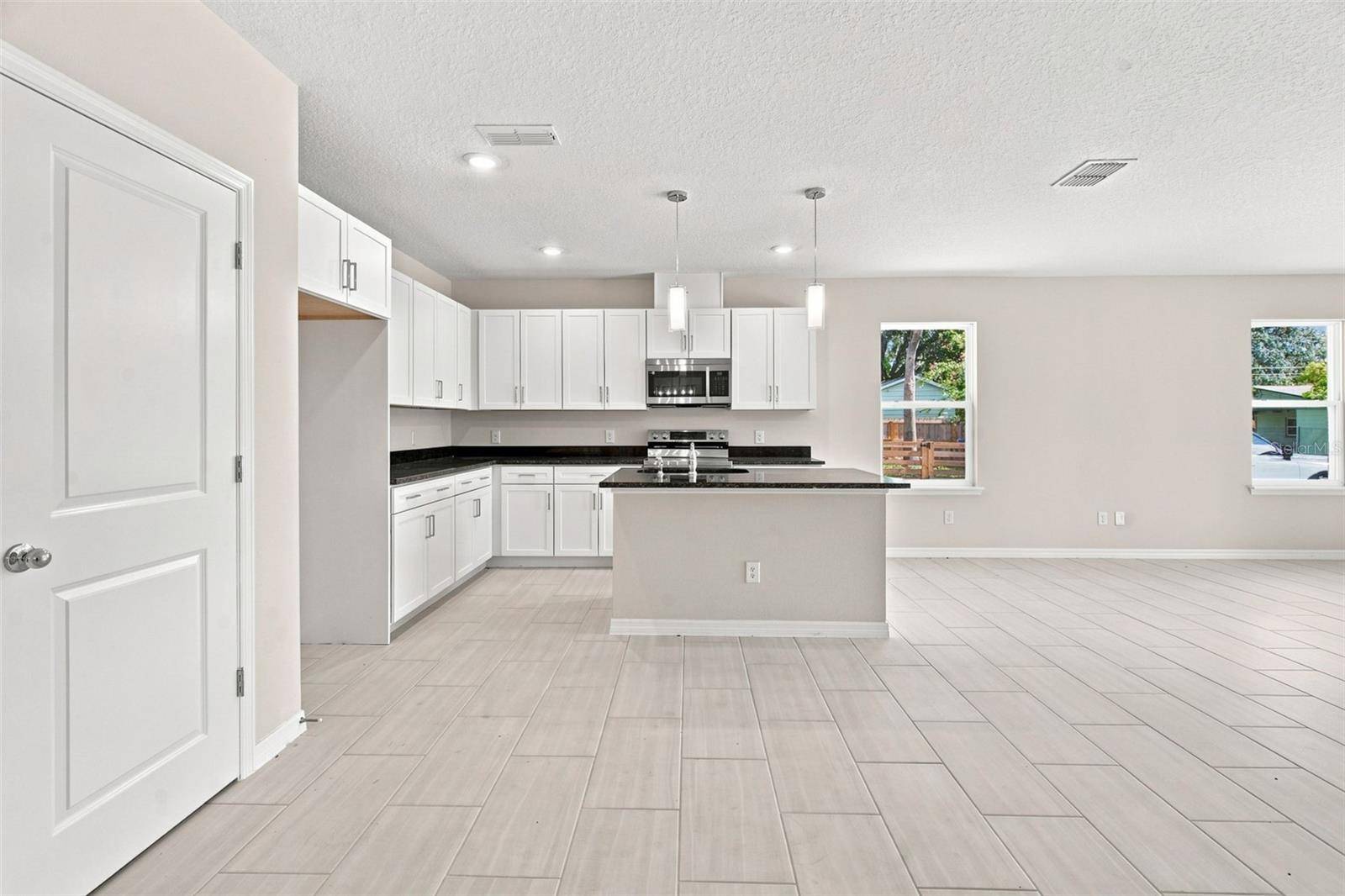 809 S LOCUST AVE, Sanford, FL 32771